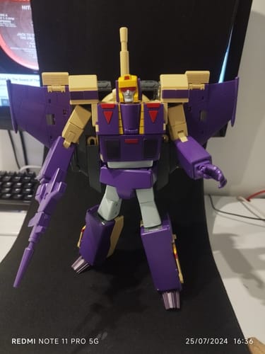 Customer photo review of Star Toys Startoys ST-01 ST01 Commander Not Blitzwing (MP Size) 2024 Reissued (Improved Version)24.5cm / 10"