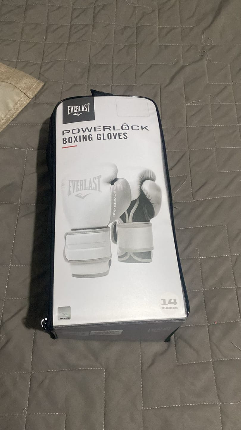 Customer photo review of Guantes De Boxeo Everlast Powerlock 2 TR Hook & Loop