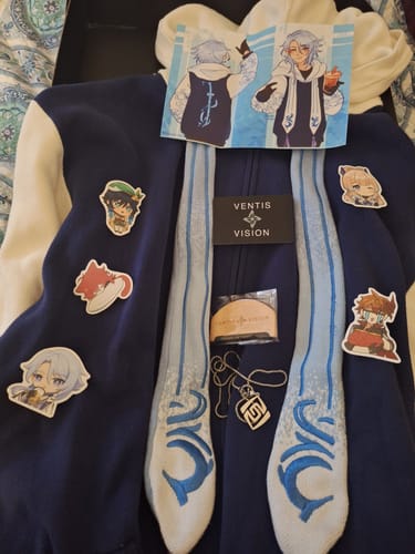 Customer photo review of Genshin Zipper Hoodie [In-Stock]