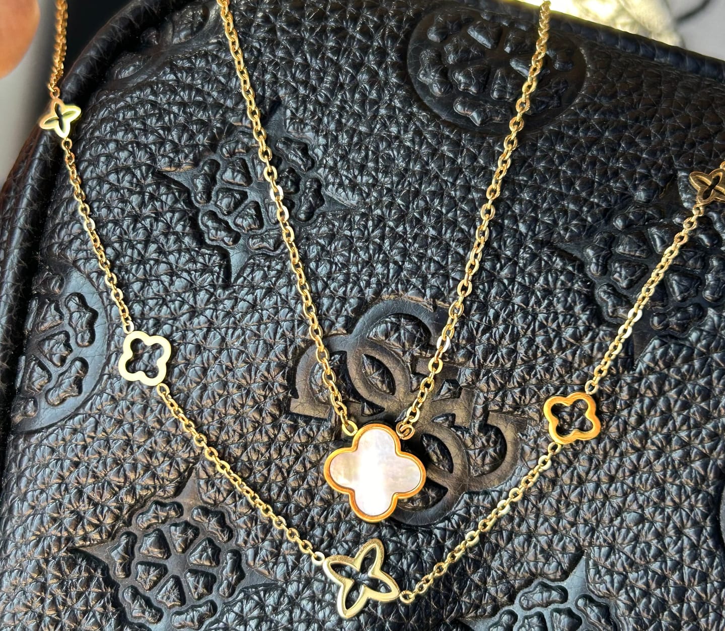 Customer photo review of Fancy Clover Kette | 18K vergoldet