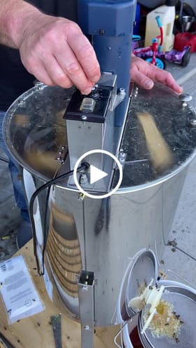 Customer video review of Unleash the Sweet Symphony of BeeCastle's Unassembled 4 Frame Electric Honey Extractor Machine with Adjustable Height Stand.Elevate Your Beekeeping Game with Precision and Power!