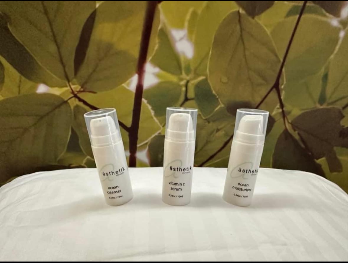 Customer photo review of skincare travel set