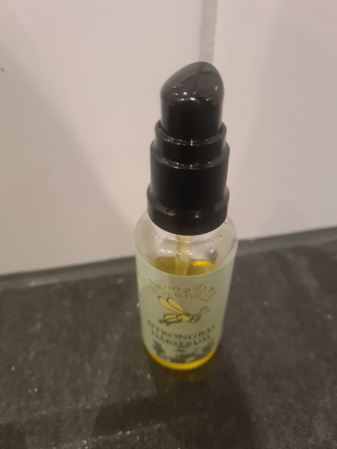 Kundenfoto-Rezension zum Lemongrass-Haarserum