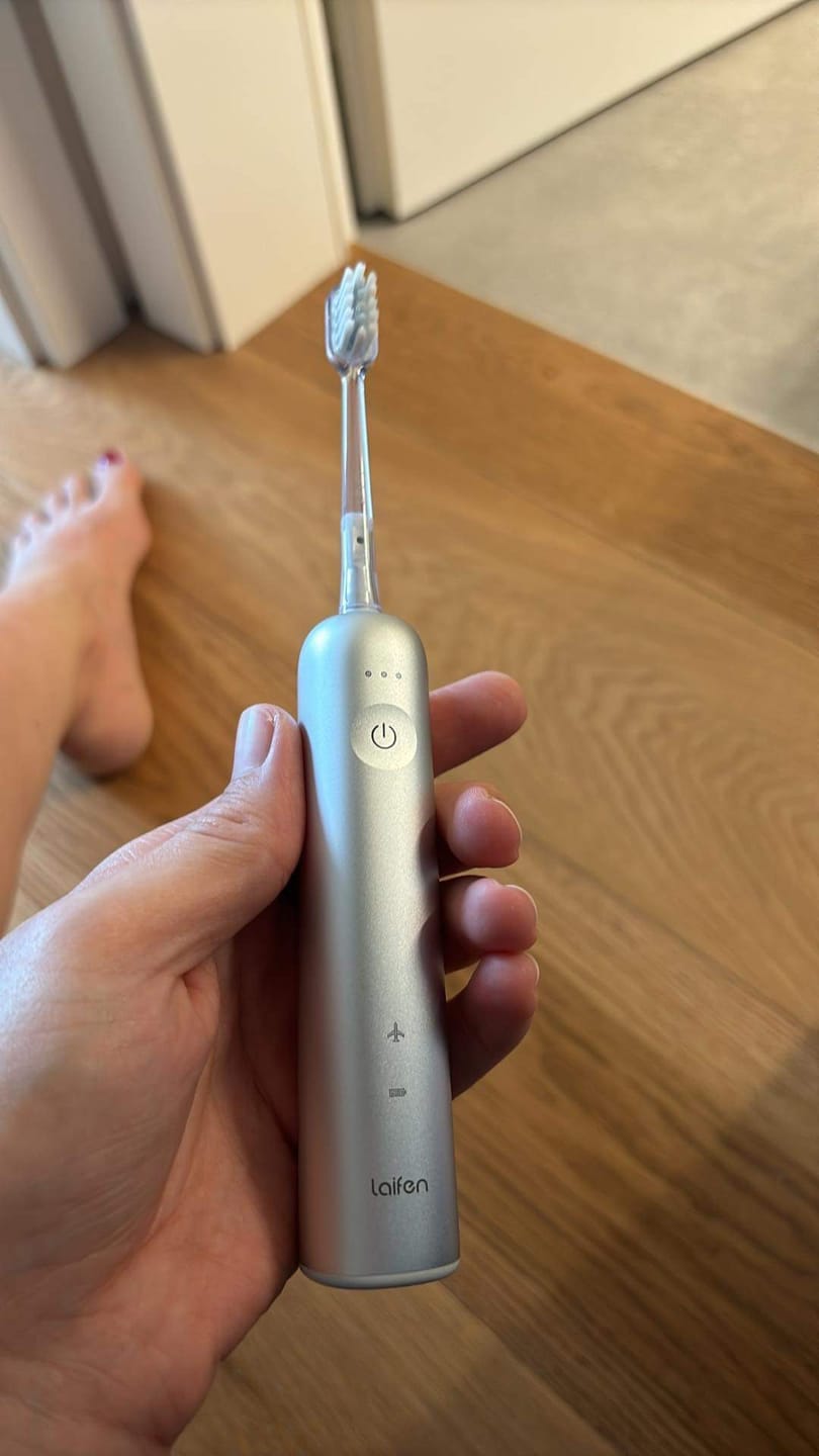Customer photo review of Laifen Wave Toothbrush Heads