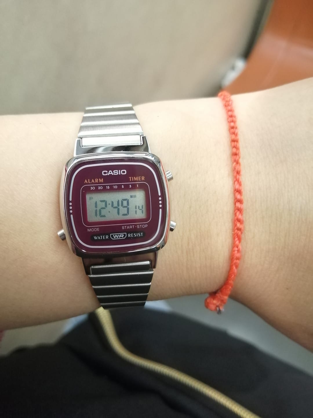 Customer photo review of Reloj Casio Vintage LA670WA-4DF Plateado Granate