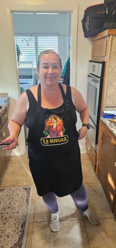 Customer photo review of La Suegra Apron with Pockets