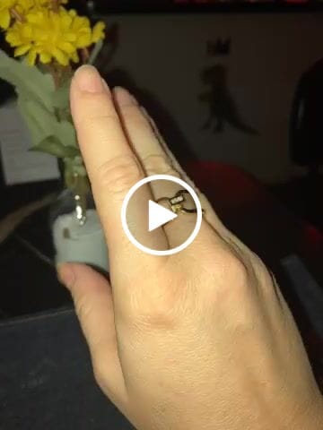 Customer video review of Anel Ternura Banhado em Ouro 18k