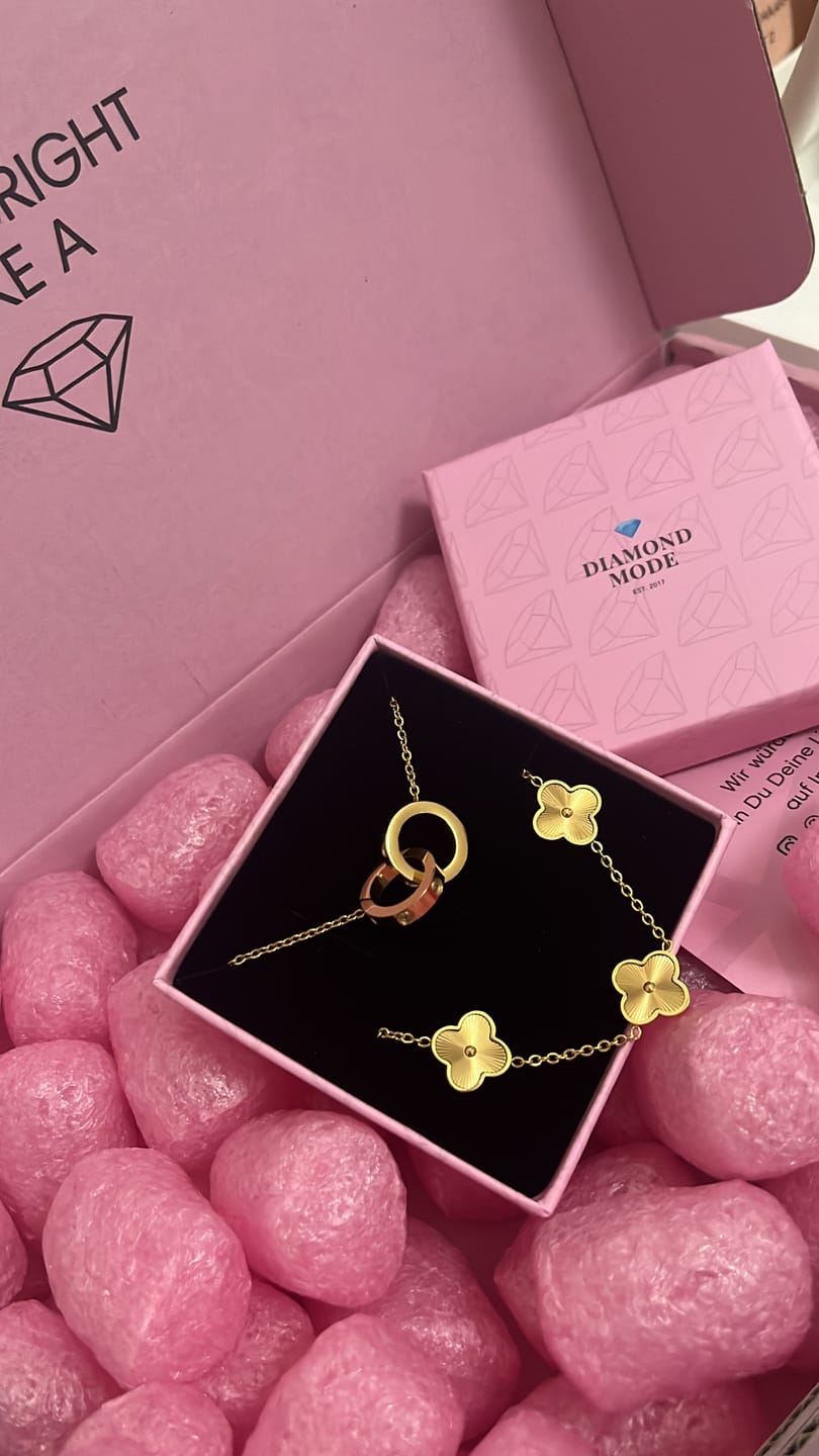 Customer photo review of Shine Clover Armband | 18K vergoldet