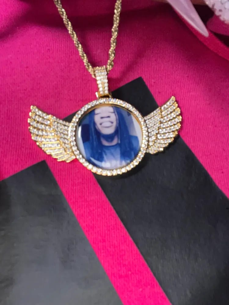 Customer photo review of Custom PPICTURE Wings Round Pendant