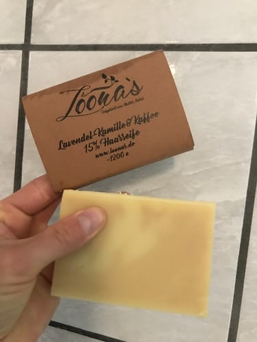 Customer photo review of 15% Lavendel mit Kamille & Kaffee Haarseife (Haarwachstum & Tiefenpflege)