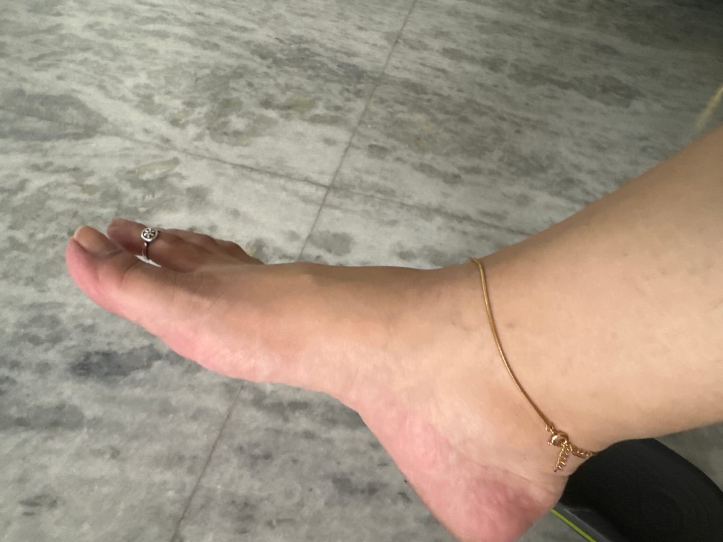 Customer photo review of Snake Chain Anklet