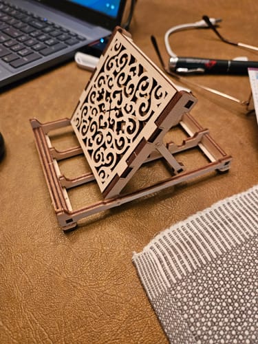 Customer photo review of Gadget stand