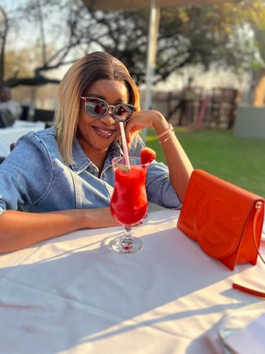 Boitumelo M. review of Vietnamese SDD Bone Straight Closures image 1 out of 1