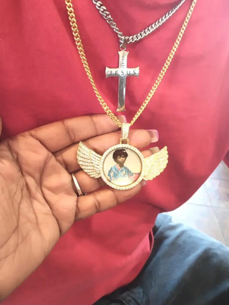 Customer photo review of Custom PPICTURE Wings Round Pendant