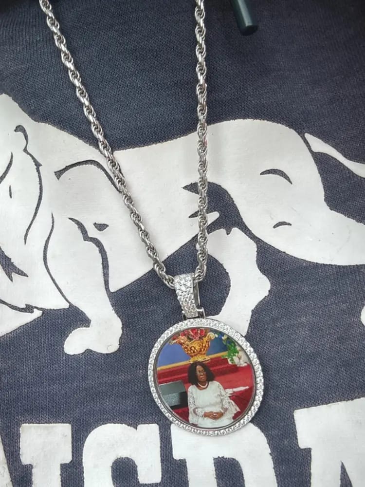 Customer photo review of 925S & VVS MOISSANITE 3D CIRCLE CUSTOM PICTURE PENDANT