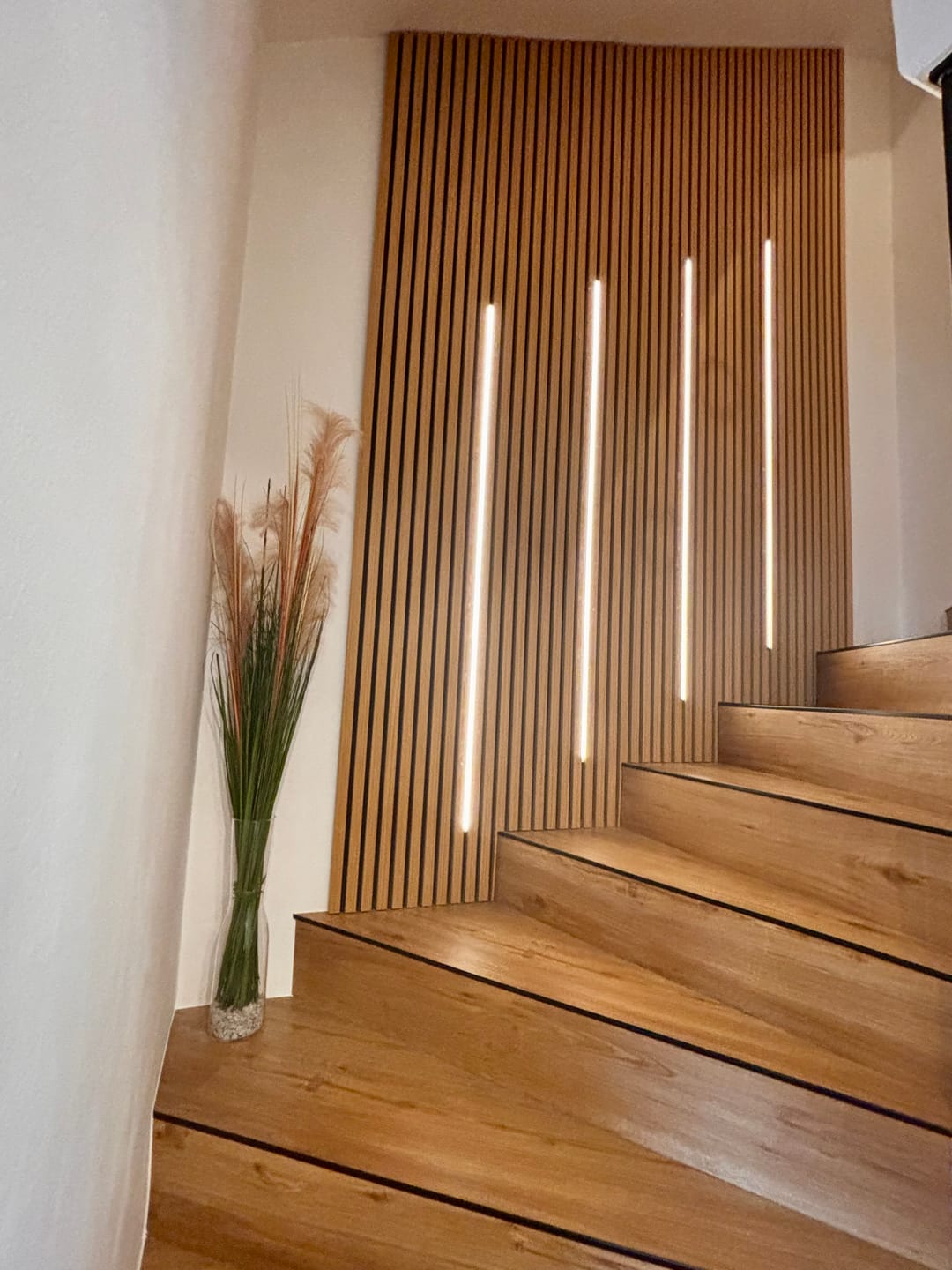 Customer photo review of Akustikpaneele Rustikale Eiche - 300 cm x 60 cm