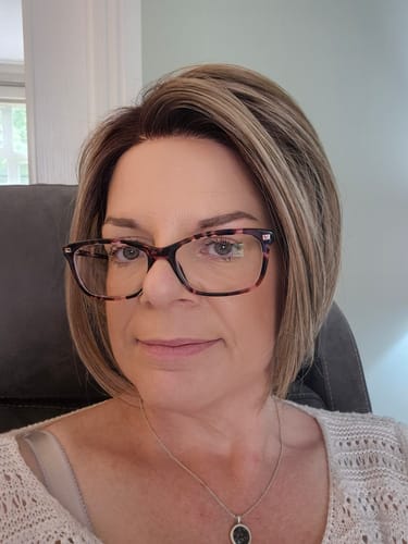 Customer photo review of Graduated HD Fibre 'Amy' Wig