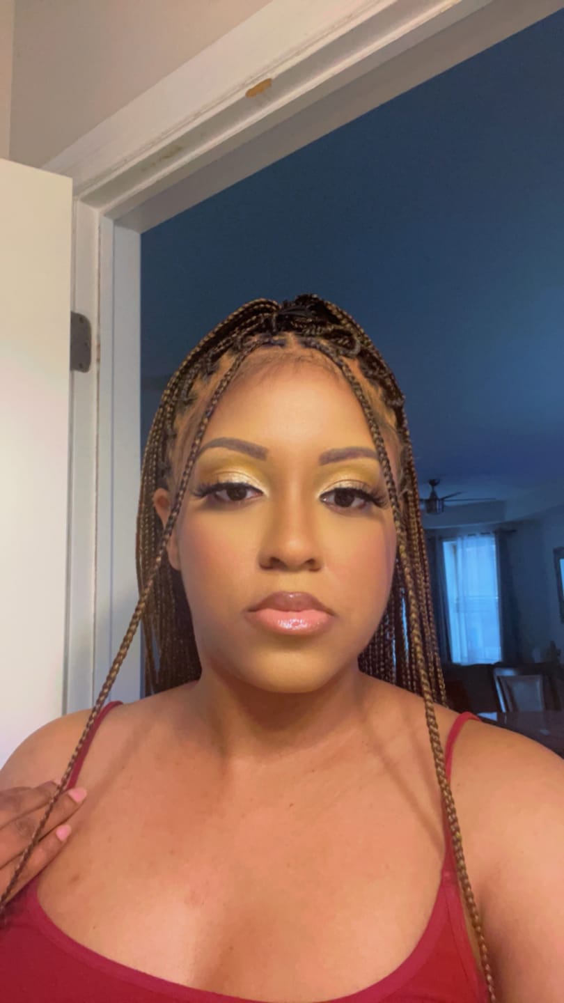 Customer photo review of Beyoncé Honey Blonde Knotless Braid Wig "Premium Swiss Full Lace"