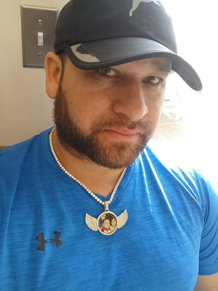 Customer photo review of Custom PPICTURE Wings Round Pendant