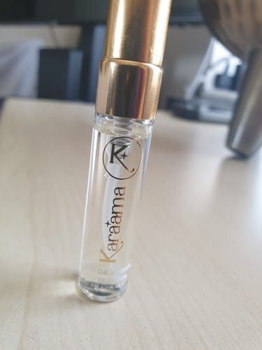 Customer photo review of Oud de Amber (Eau de Parfum)