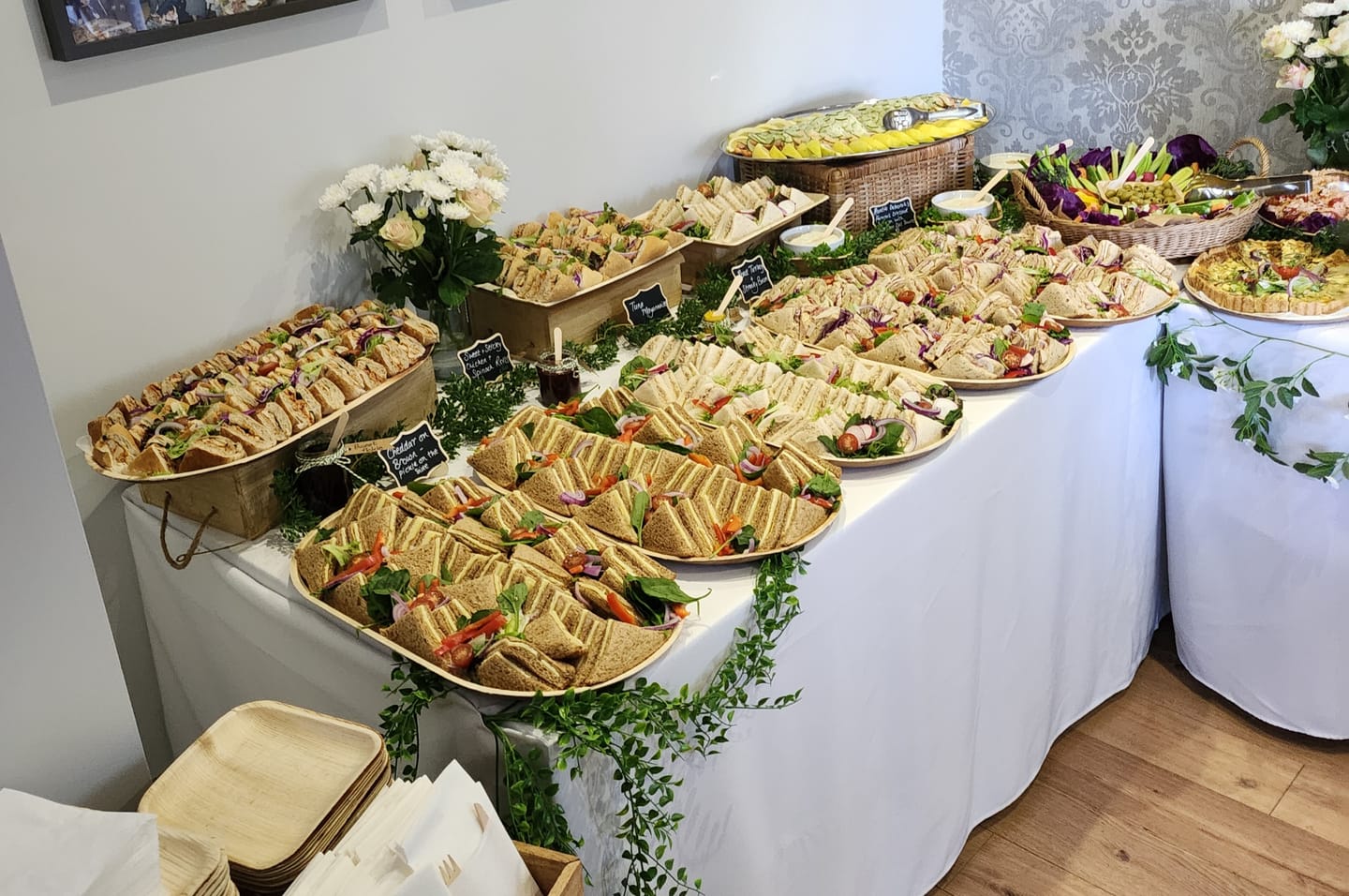 Customer photo review of Extra Large 22" x 12" Oval Disposable Palm Leaf Wooden Platter Tray