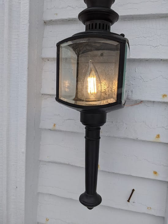 Customer photo review of Phenolic Medium Base Socket - 1/8 IPS Hickey with 10" Leads