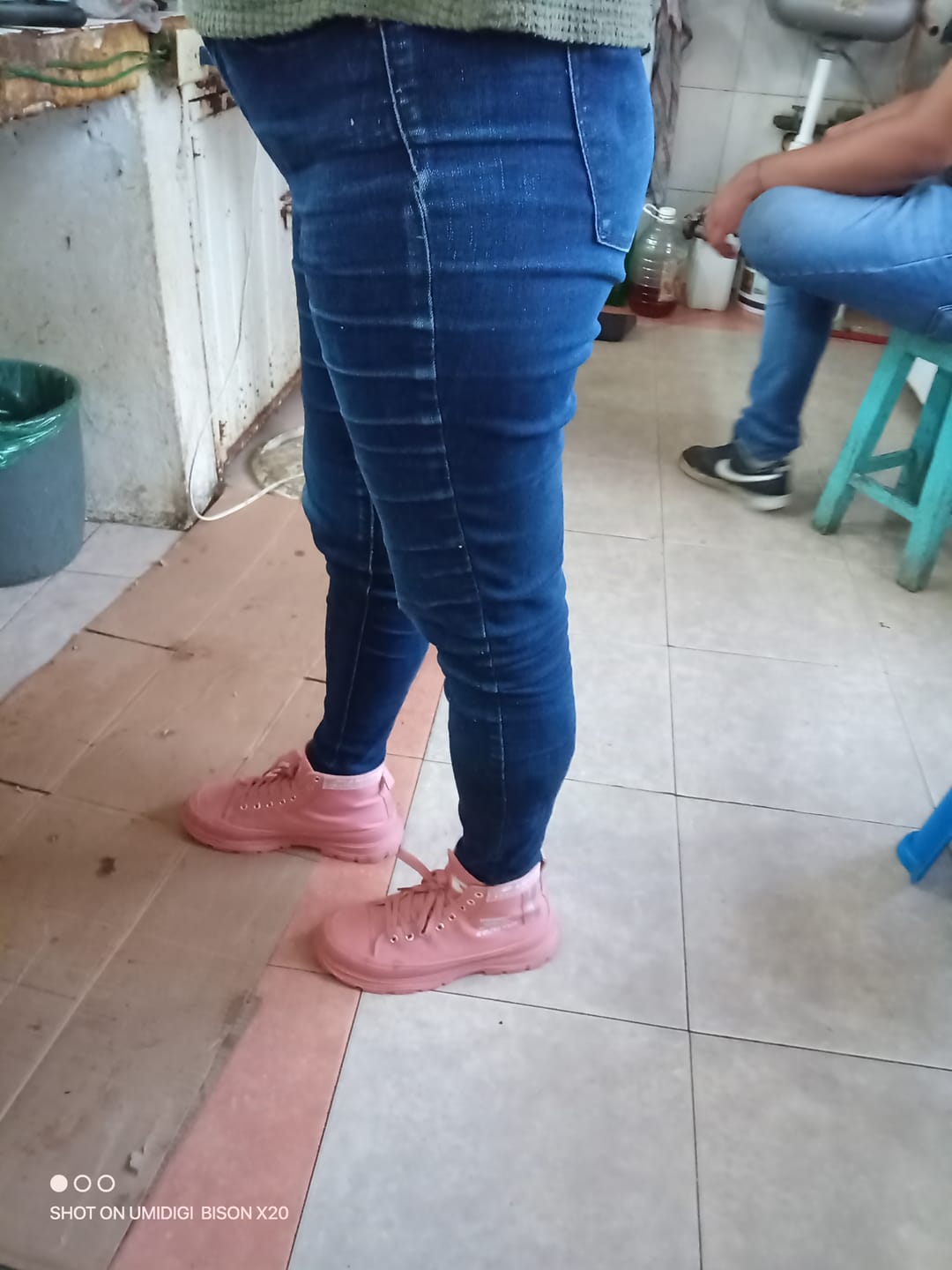 Customer photo review of Bota Astor Women