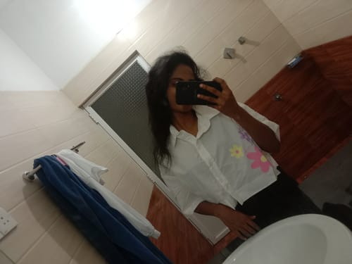 Customer photo review of Daisy Dreams Crop Shirt
