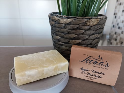 Customer photo review of 8% Apple-Wonder Haarseife (Haarglanz & fluffig-weiches Haar)