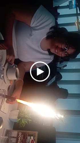 Customer video review of Menú Golden 30 Años