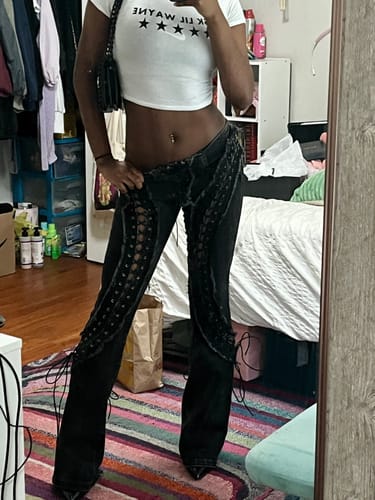 Customer photo review of LOW RISERS (BLACK DENIM)