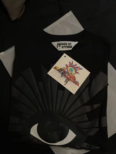 Customer photo review of "The Eye" Tee