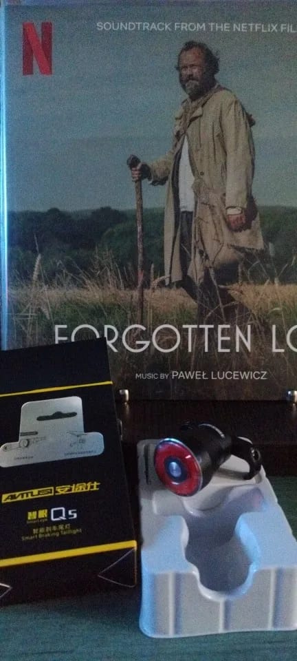 Customer photo review of NEW - Feu arrière pour Vélo avec Détecteur de freinage Brakey™ - 25,99€ - NEW
