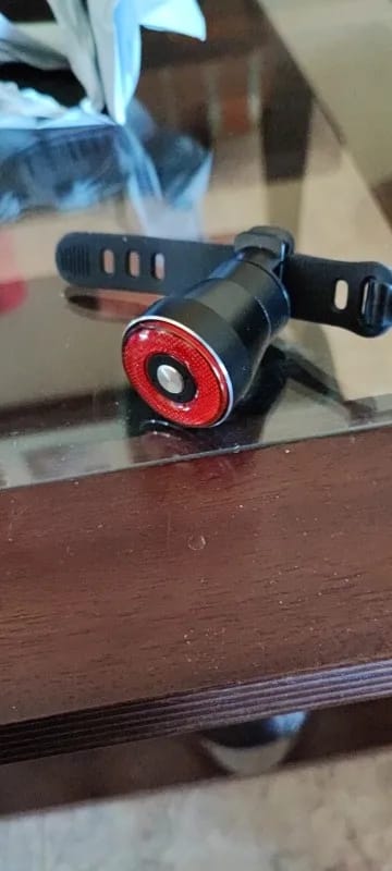 Customer photo review of NEW - Feu arrière pour Vélo avec Détecteur de freinage Brakey™ - 25,99€ - NEW