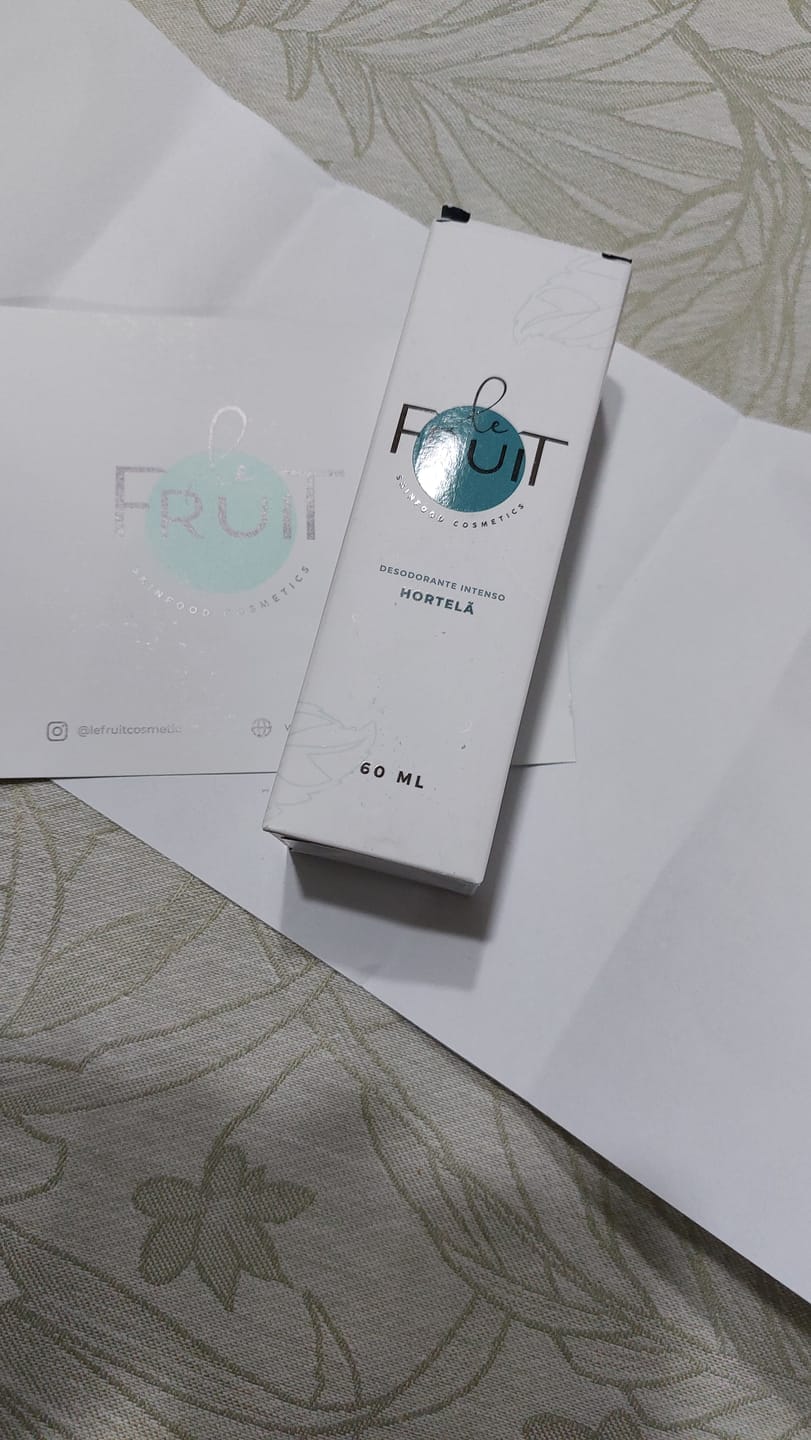 Customer photo review of Desodorante Longa Duração