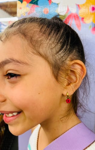 Customer photo review of Gold Huggies