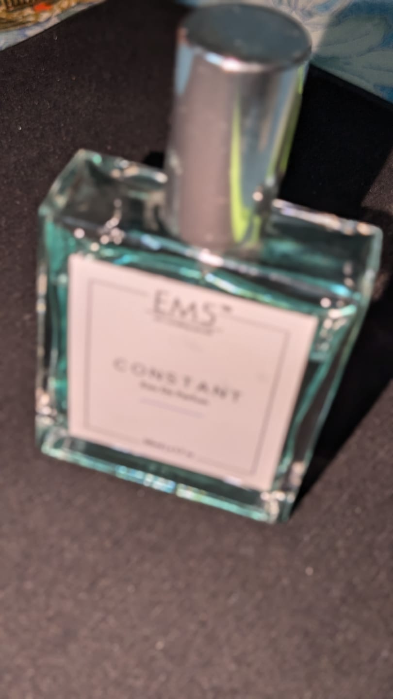 Customer photo review of EM5™ Constant Perfume for Men | Eau De Parfum Spray | Spicy Musky Woody Fragrance Accords | Luxury Gift for Him | Sizes Available: 50 ml / 15 ml