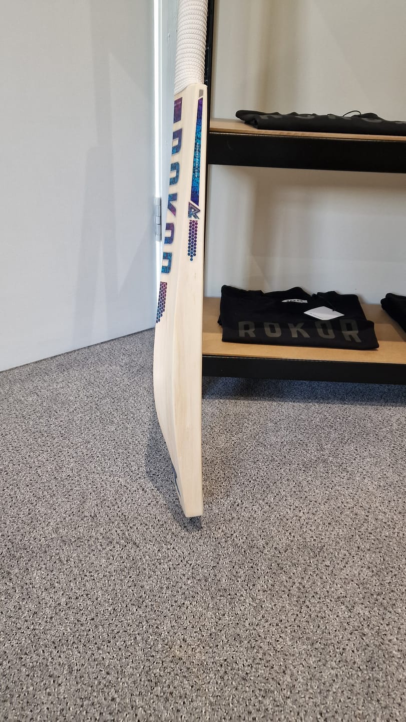 Customer photo review of R1.0 | "The OG" | Adult Cricket Bat