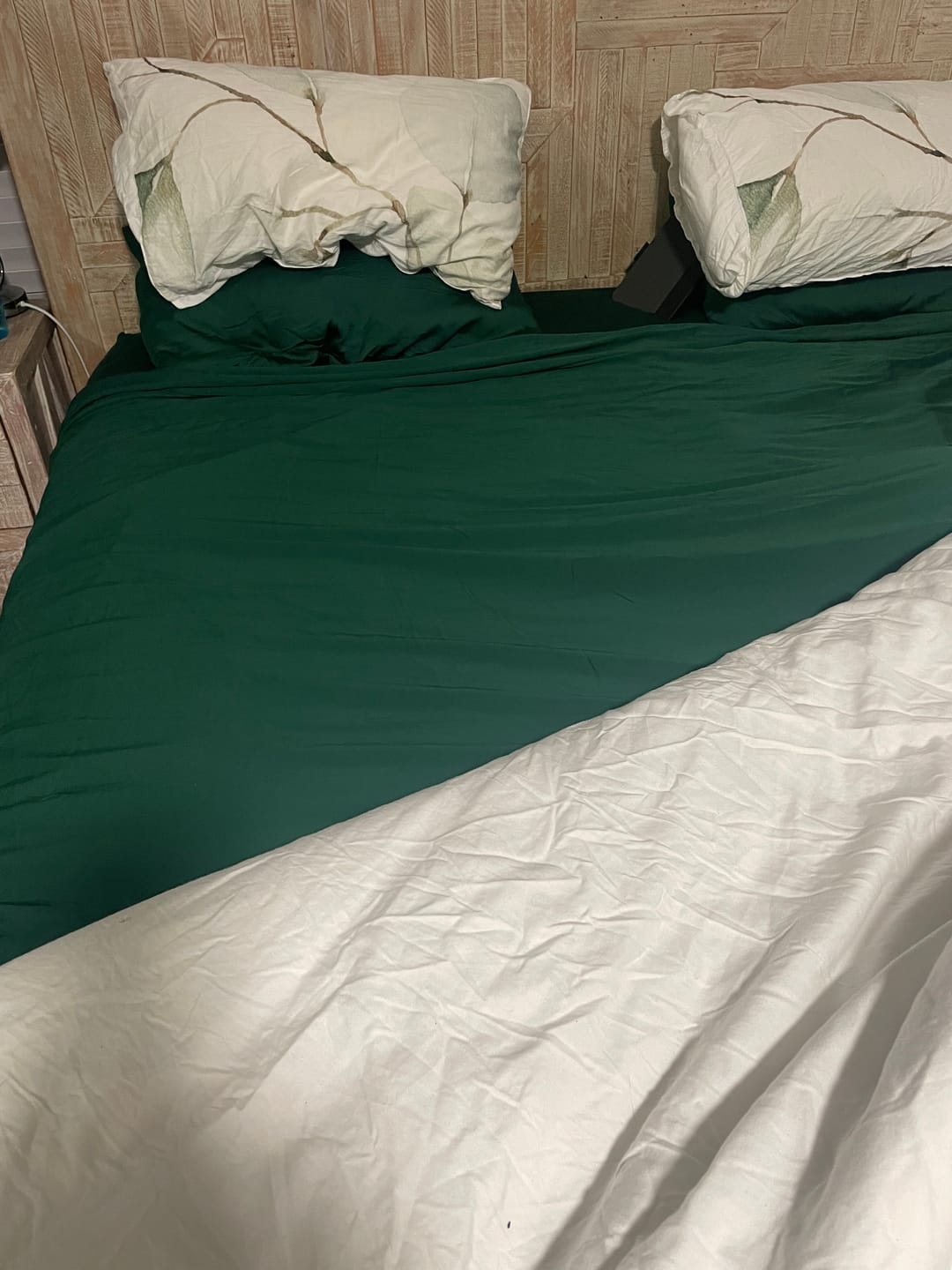 Customer photo review of Muscle Mat Easy-Make Luxury Bed Sheet Set