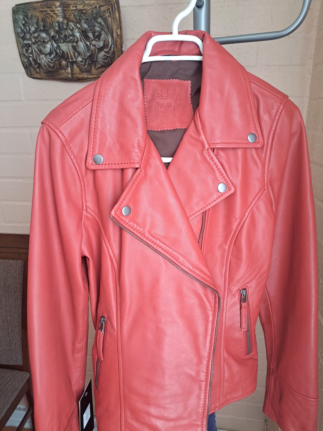 Customer photo review of Chaqueta Aura Rojo