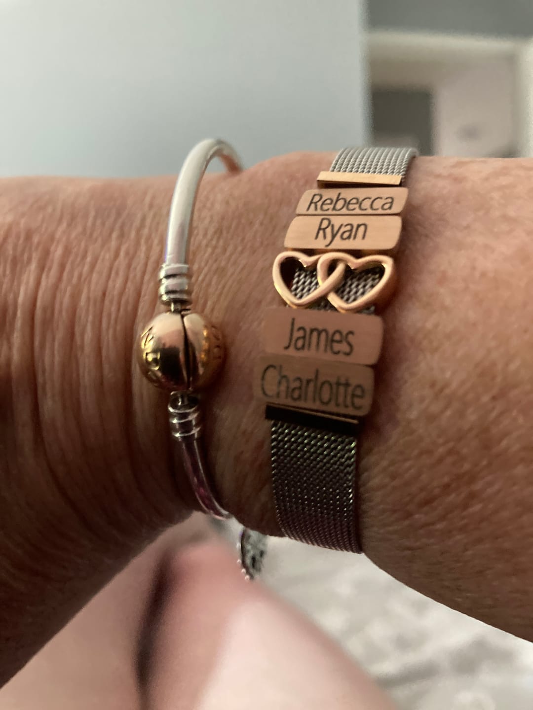 Customer photo review of Mesh charm name rosé gold