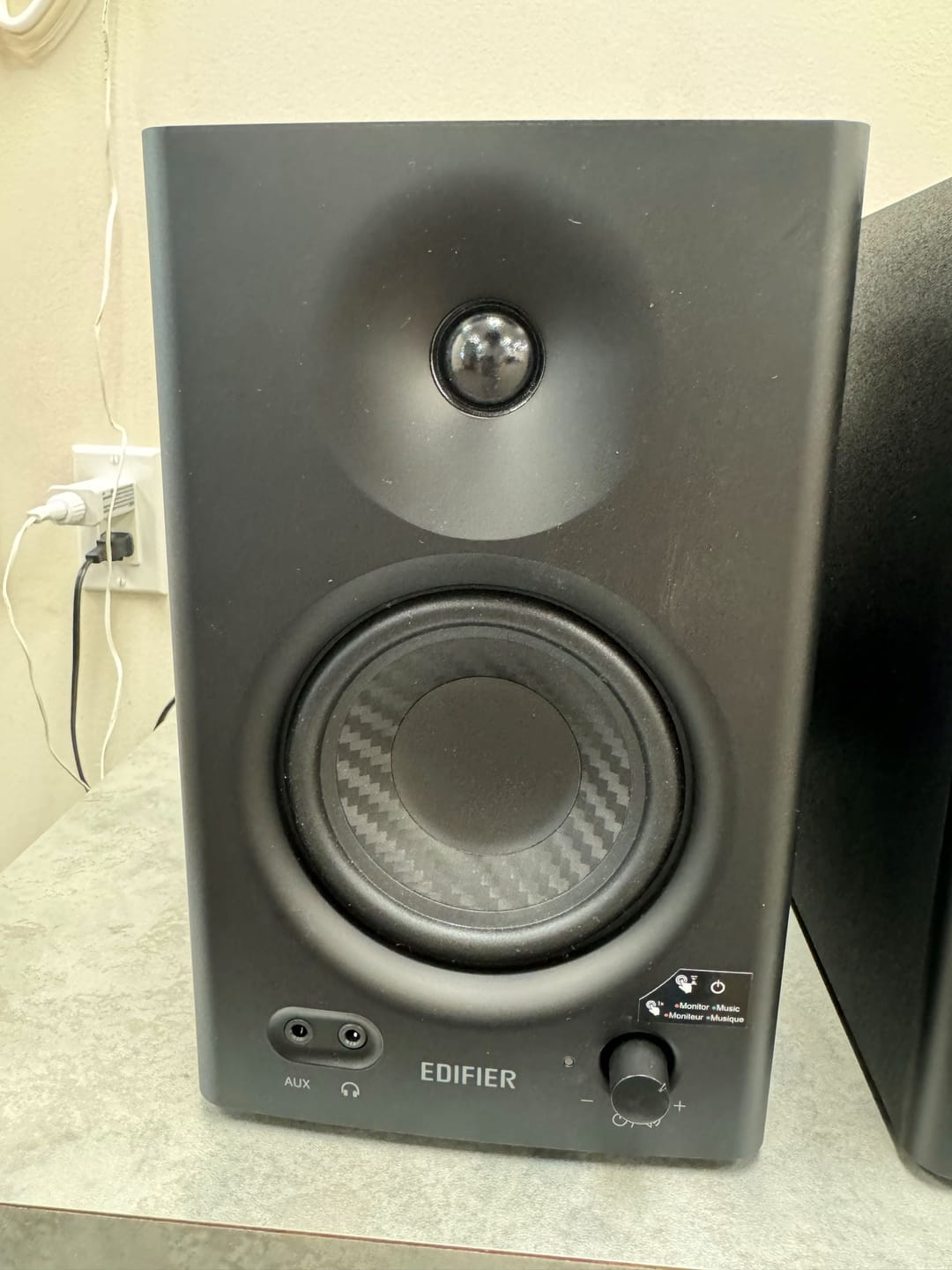 Customer photo review of MR4 Powered Studio Monitor