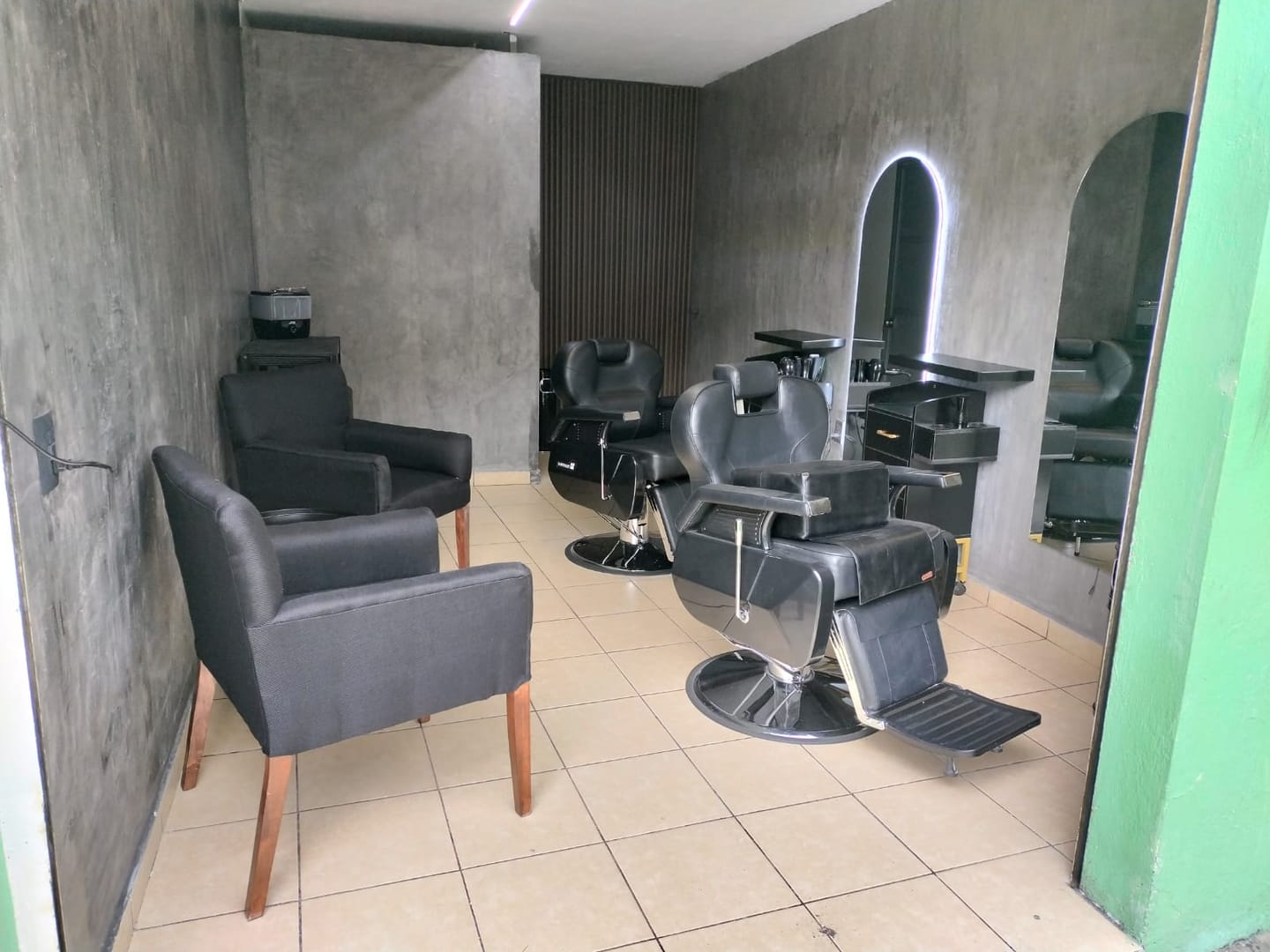 Customer photo review of Sillon de Barbero Neumatico para Barberia, Peluqueria o Estetica Negro