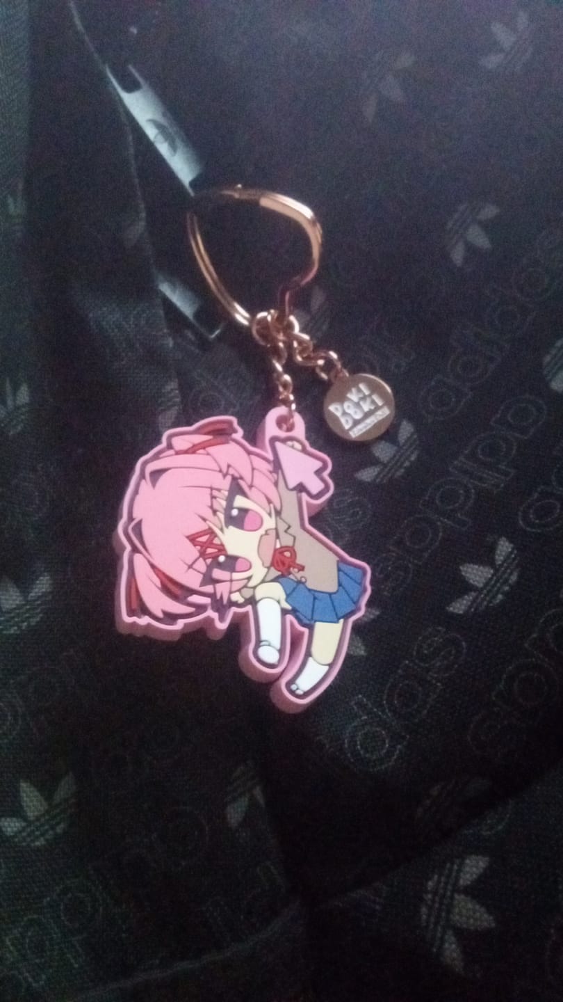 Customer photo review of Doki Doki Literature Club - Natsuki Mouse Pointer Rubber Keychain