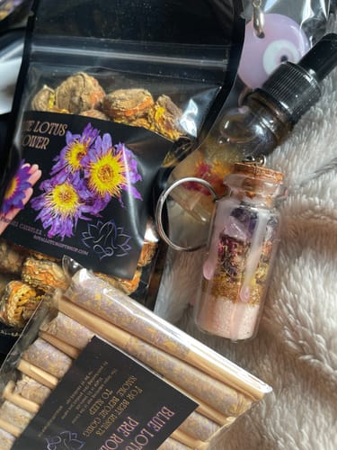 Customer photo review of Palo Santo Sticks