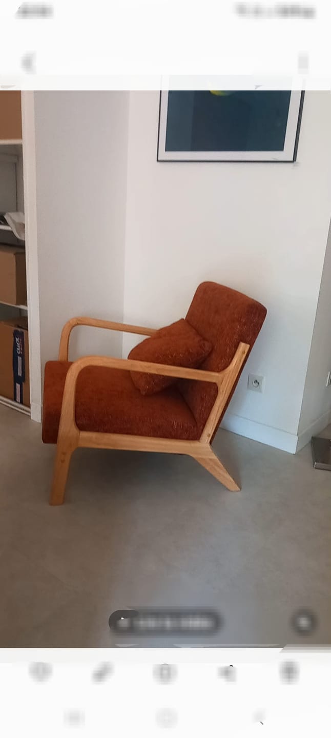 Customer photo review of Fauteuil de salon en bois massif et tissu terracotta