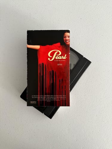 Customer photo review of Pearl (2022)