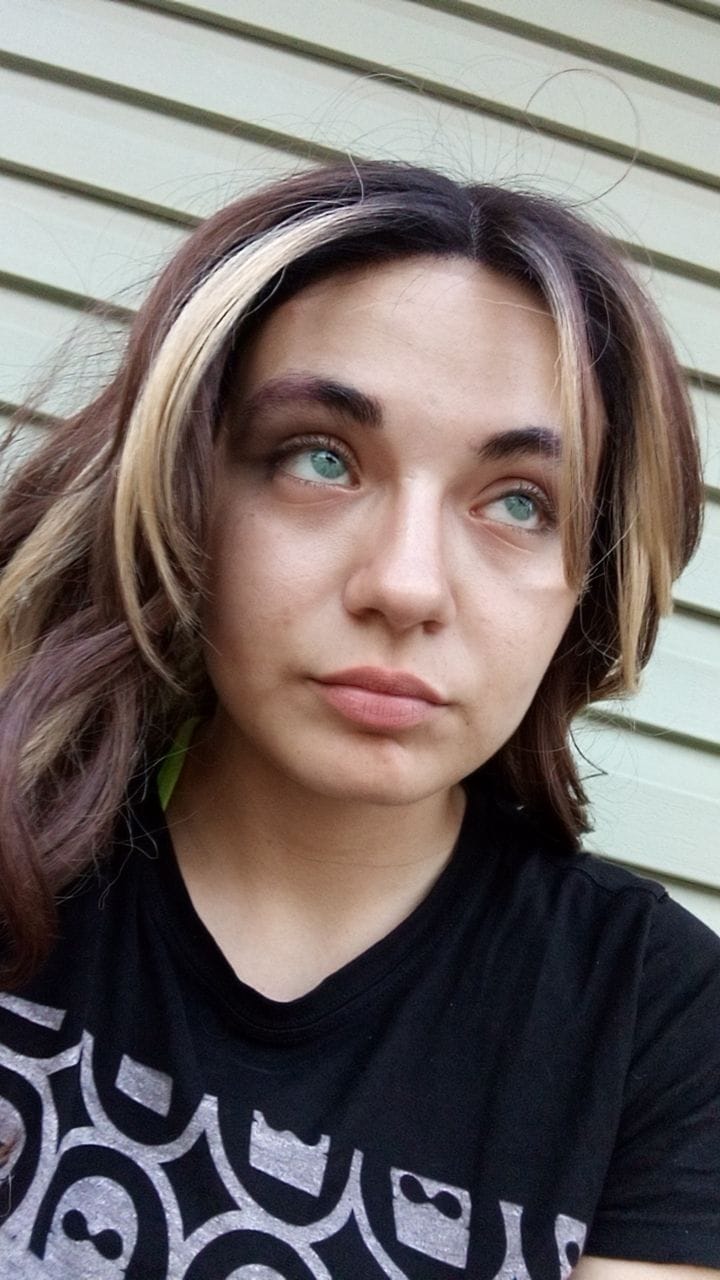 Customer photo review of Clover Green Prescription Colored Contact Lenses