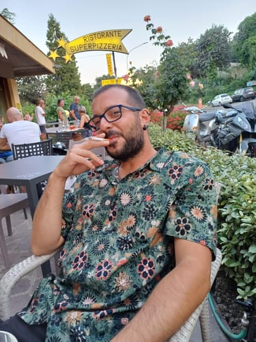 Customer photo review of Chemise hawaïenne en coton vert à manches courtes pour hommes, imprimé floral vintage