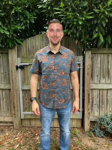 Customer photo review of Men's Vintage Floral Retro Button Up Blue Summer Holiday Short Sleeve Shirt